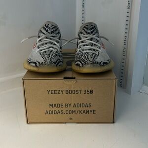 Yeezy boast 350 zebra’s (Good condition)